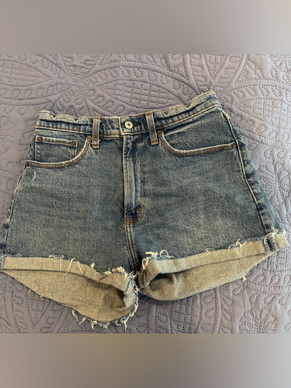 Abercrombie & Finch Curve Love high rise jean shorts. Size 4R/27.